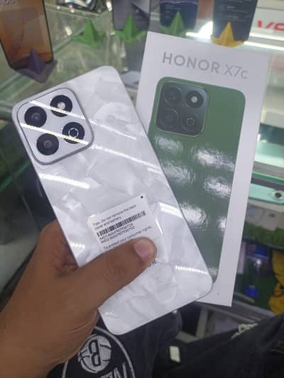 hounor x7c 8+256 total geniune