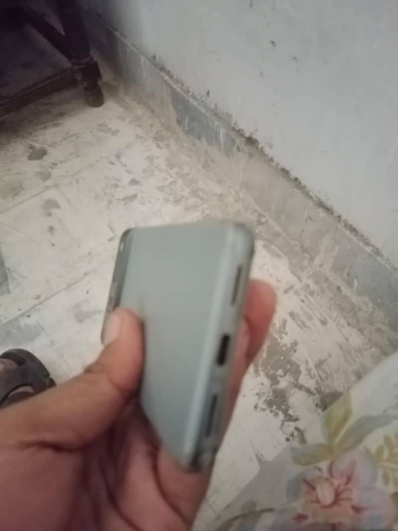 Google Pixel 8 2