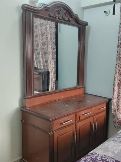 Dressing table