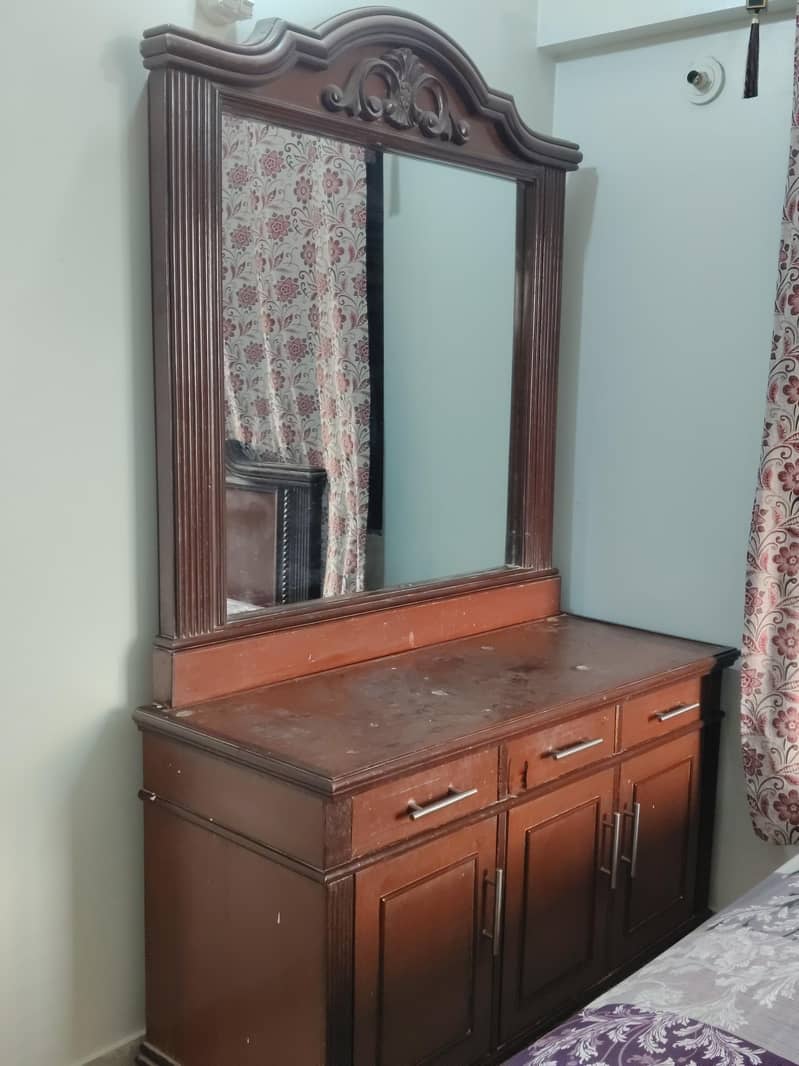 Dressing table 0