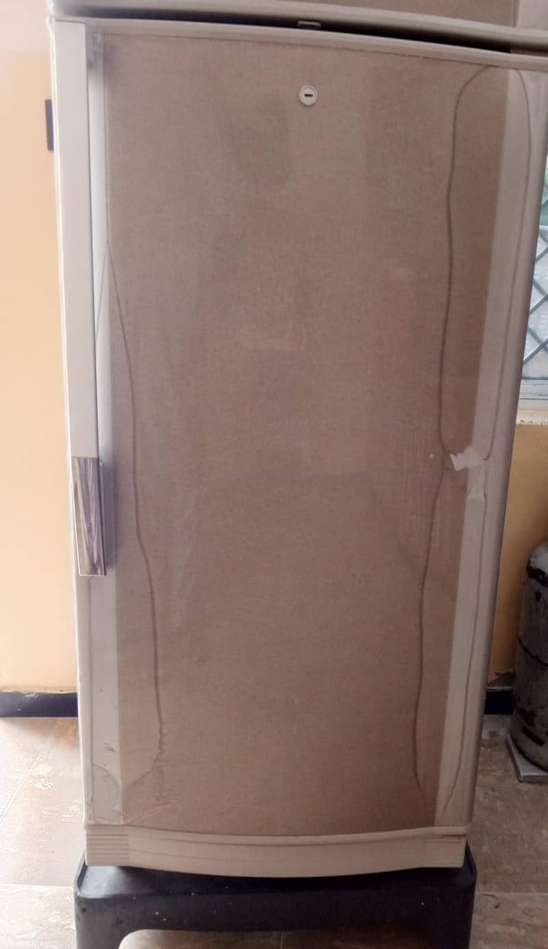 Refrigerator 0