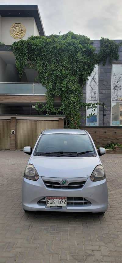 Daihatsu Mira 2012