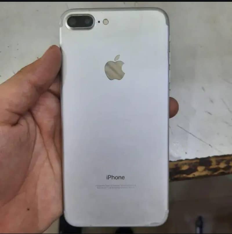 Apple iPhone 7 Plus 1