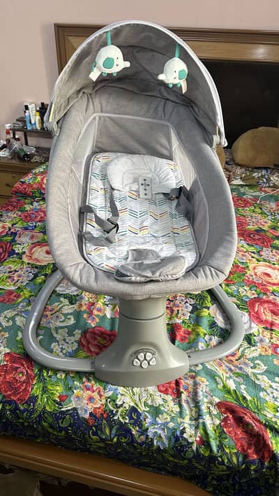 Mastela 3 in 1 swing in Good condition