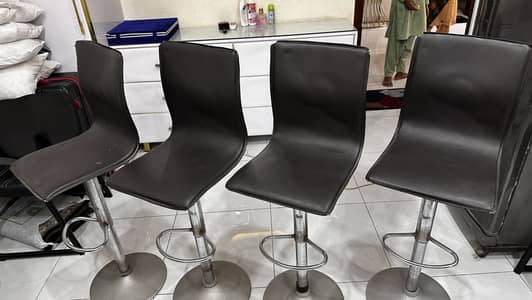 Hydraulic chairs