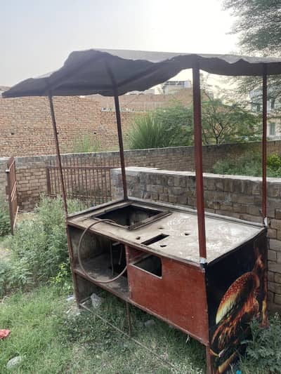3 counters 1 shoarma counter 1 crahi counter 1 bartan ghona wala coun