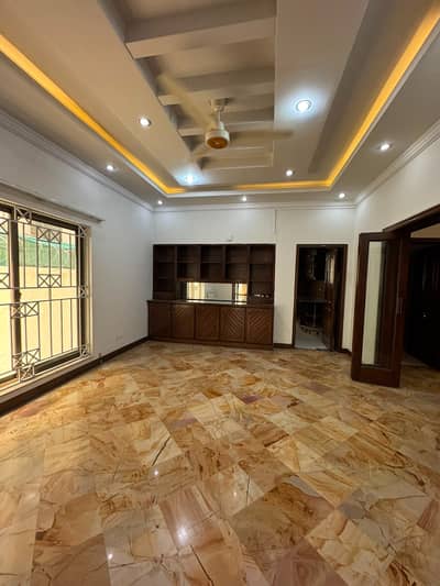 Spacious & Elegant 5BHK House | Prime F-6 | For Rent