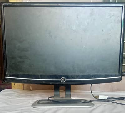 19 Inch LED Monitor – Clear Display – Good Condition