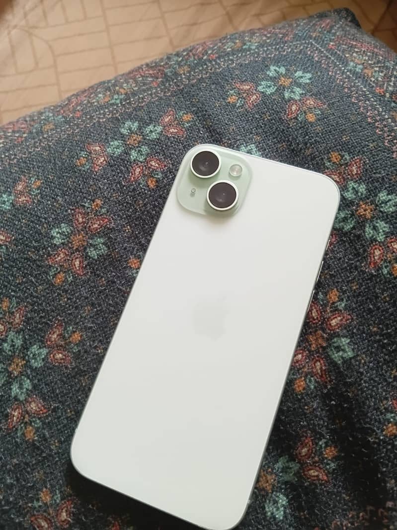 Apple iPhone 15 plus 6