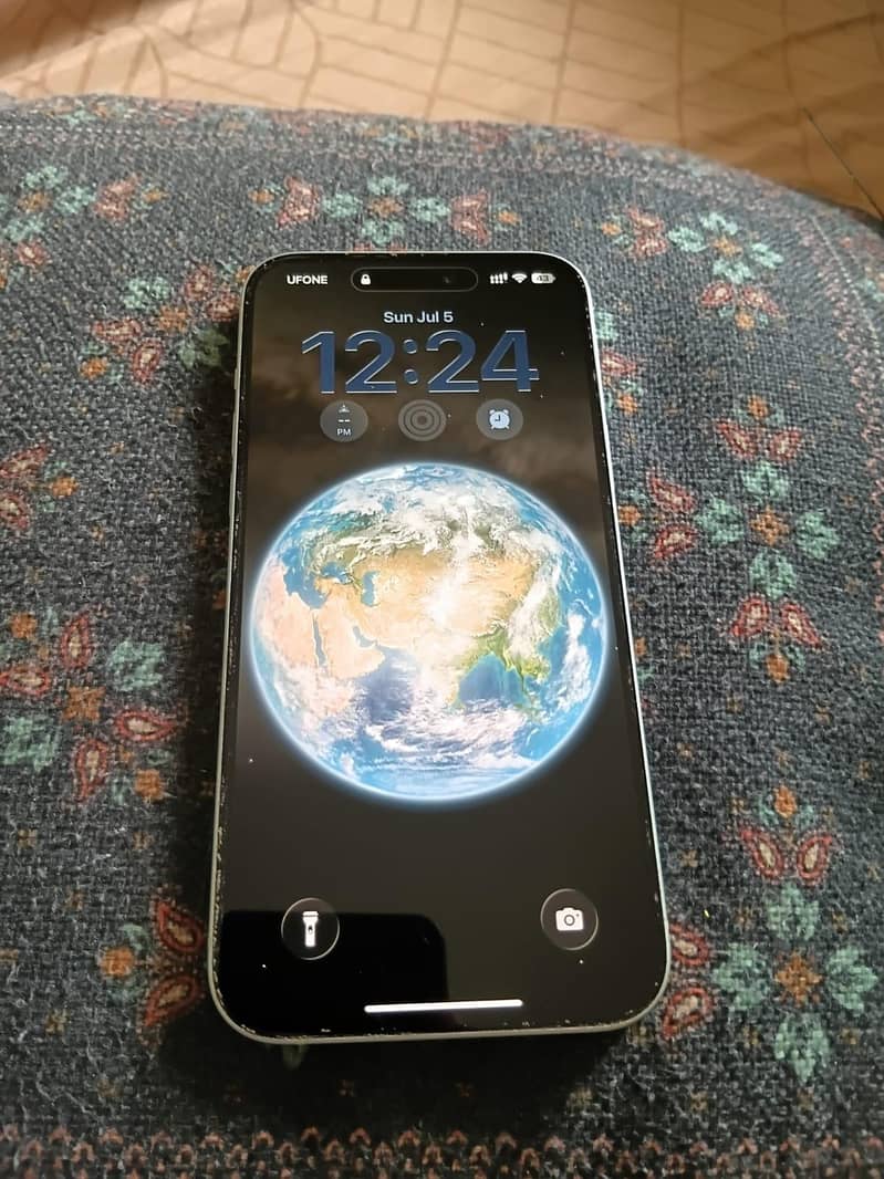 Apple iPhone 15 plus 8