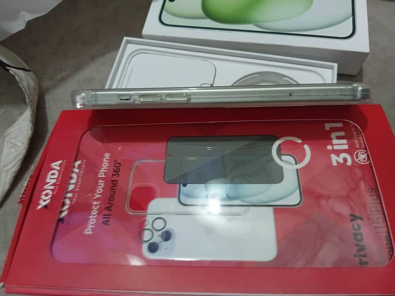 Apple iPhone 15 plus 9