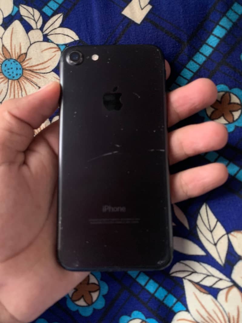 Apple iPhone 7 2