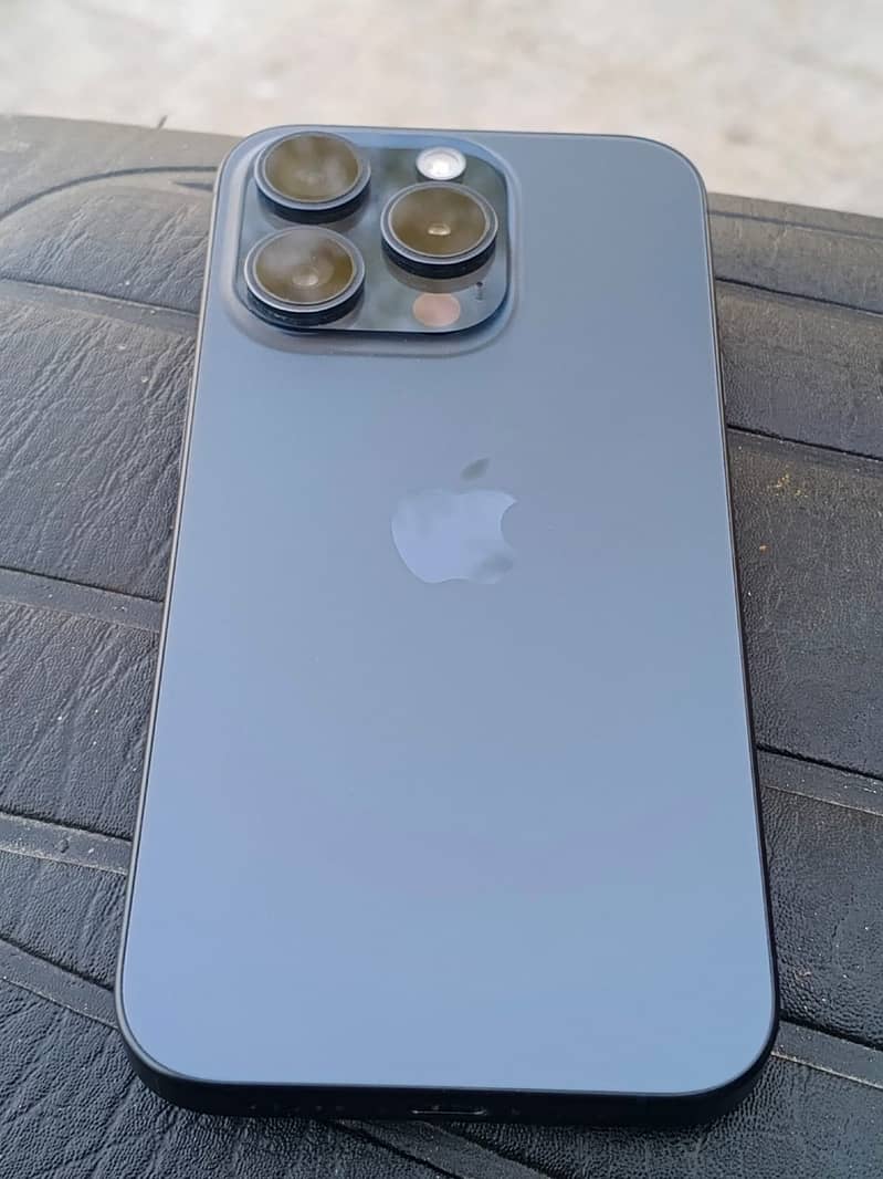Apple iPhone 15 Pro 2