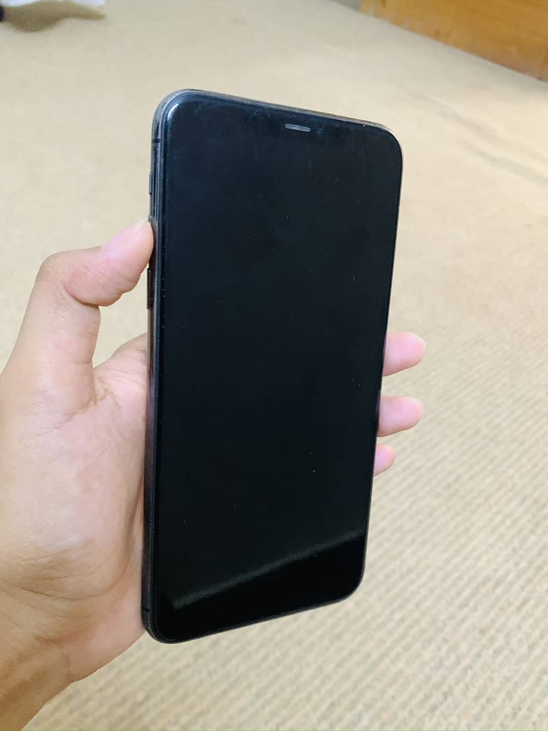 iPhone 11 Pro Max 1