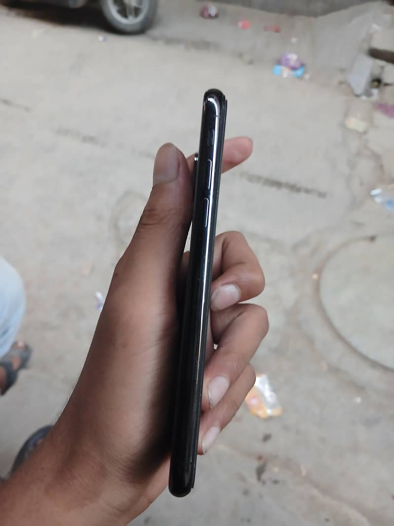 Apple iPhone X 2