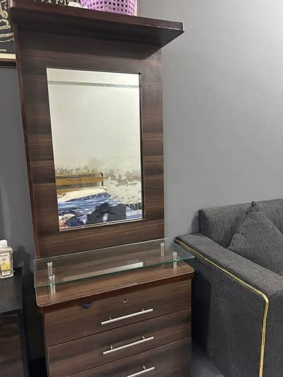 Wooden Dressing Table with Mirror – Excellent Condition