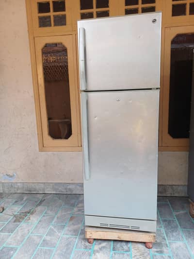 PEL  Refrigerator – Excellent Condition – Medium Size Fridge