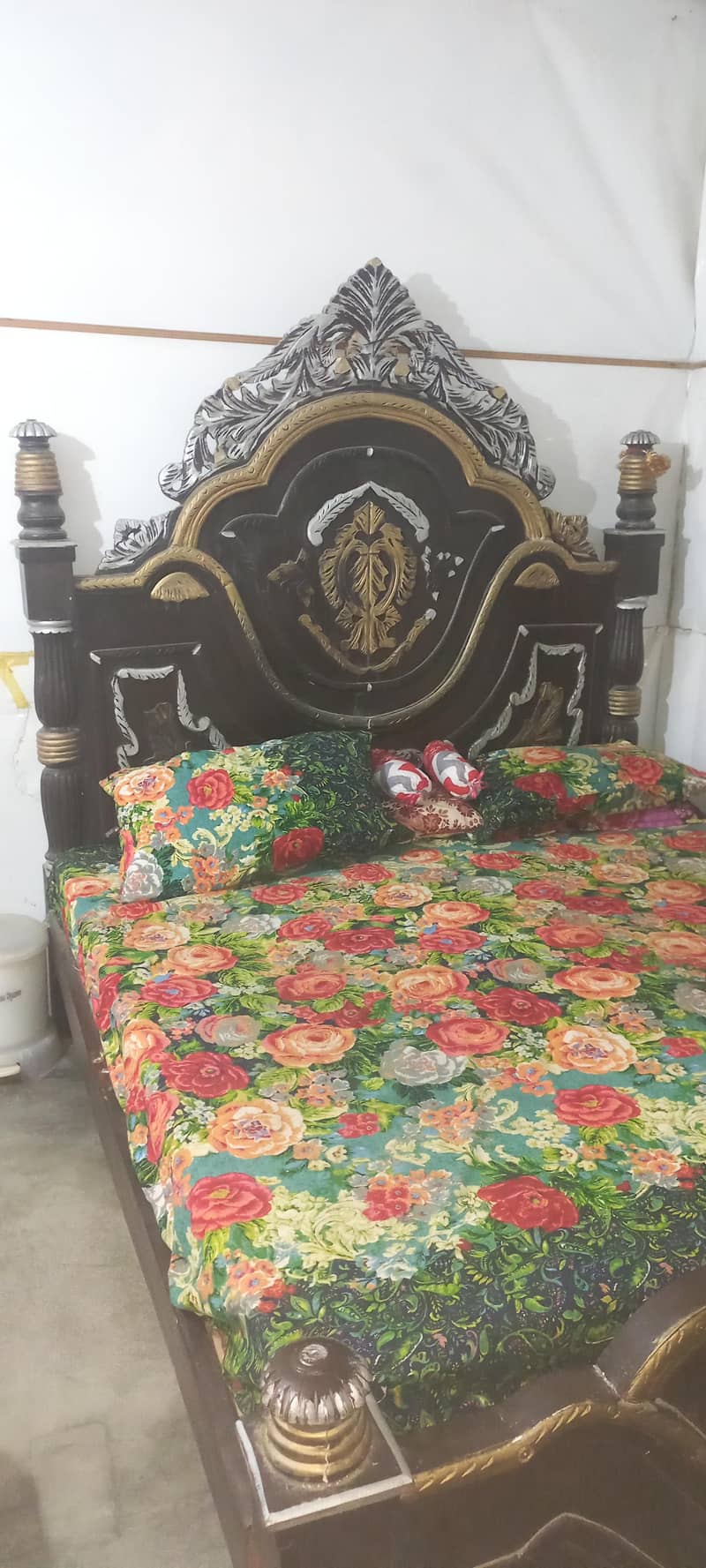 Bed king size 0
