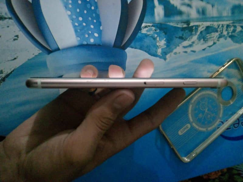 Apple iPhone 6S Plus 3