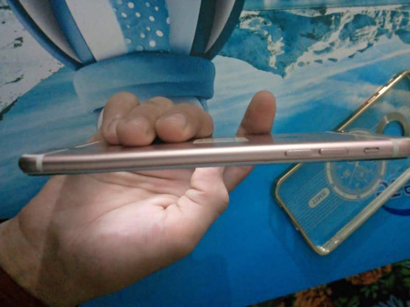 Apple iPhone 6S Plus 4