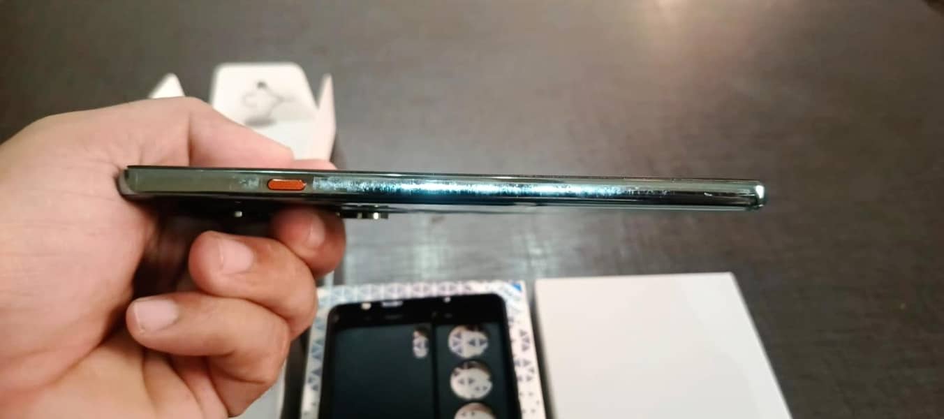 Tecno CAMON 40 8