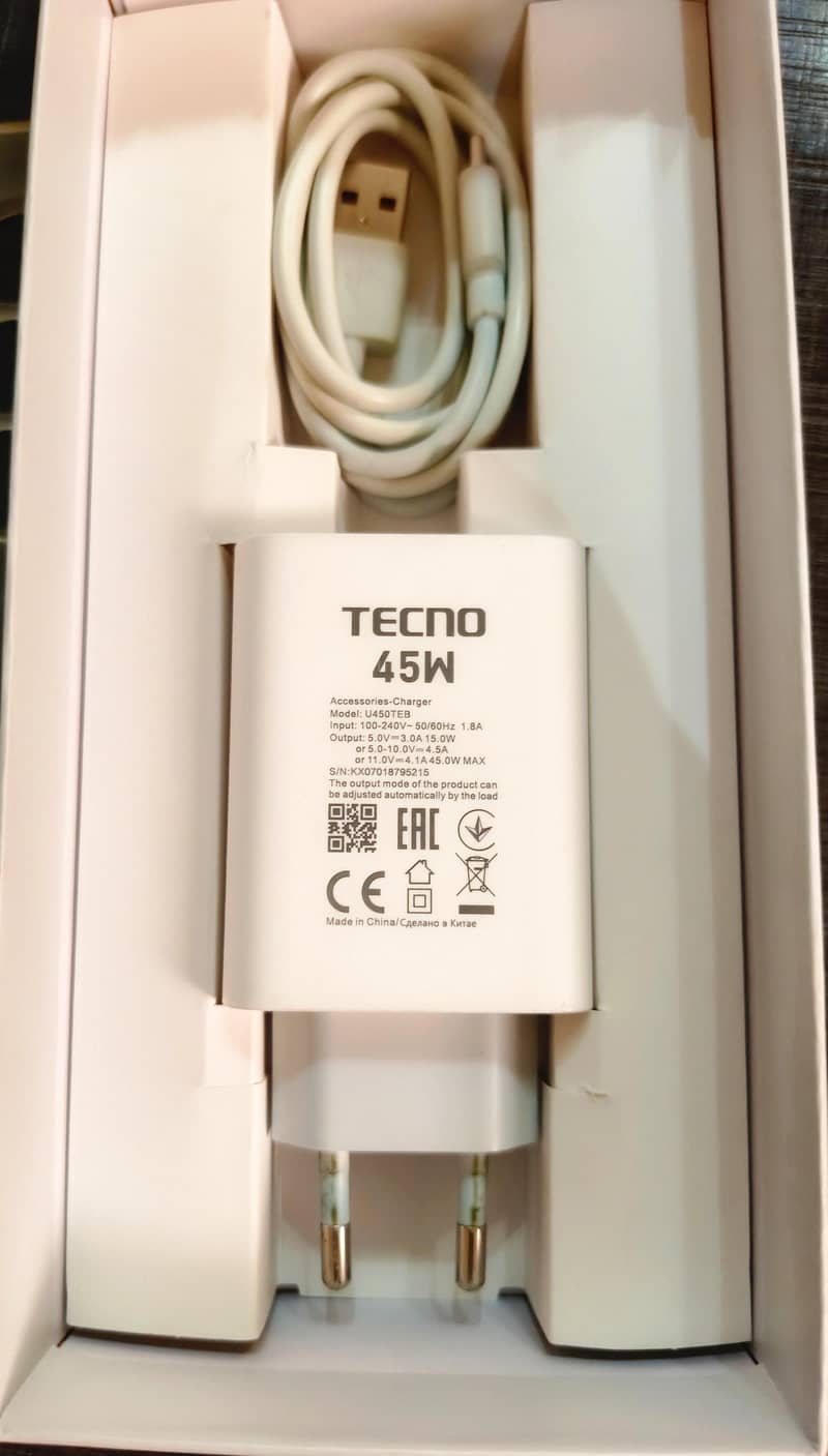 Tecno CAMON 40 12