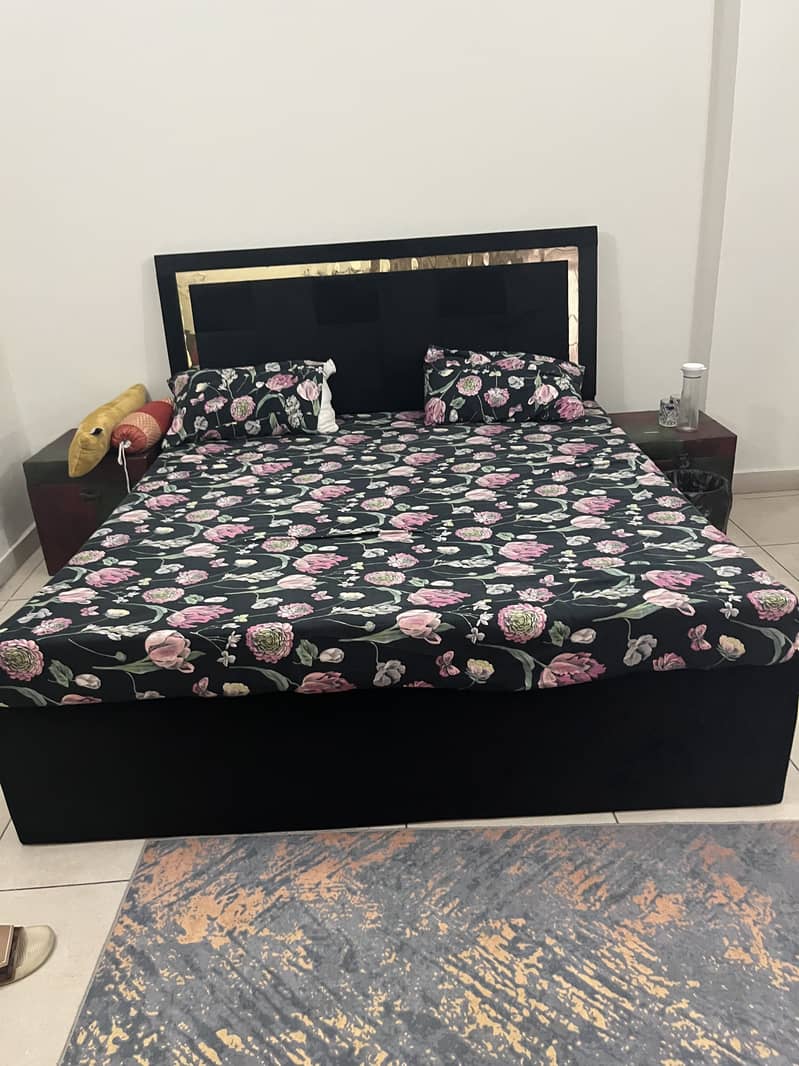 King bed 2