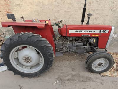 Massey Ferguson 240