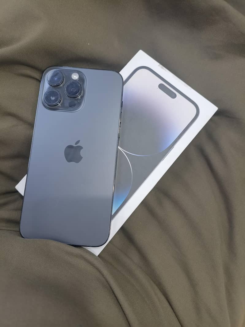 Apple iPhone 14 Pro Max 1