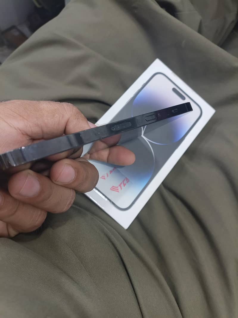 Apple iPhone 14 Pro Max 2