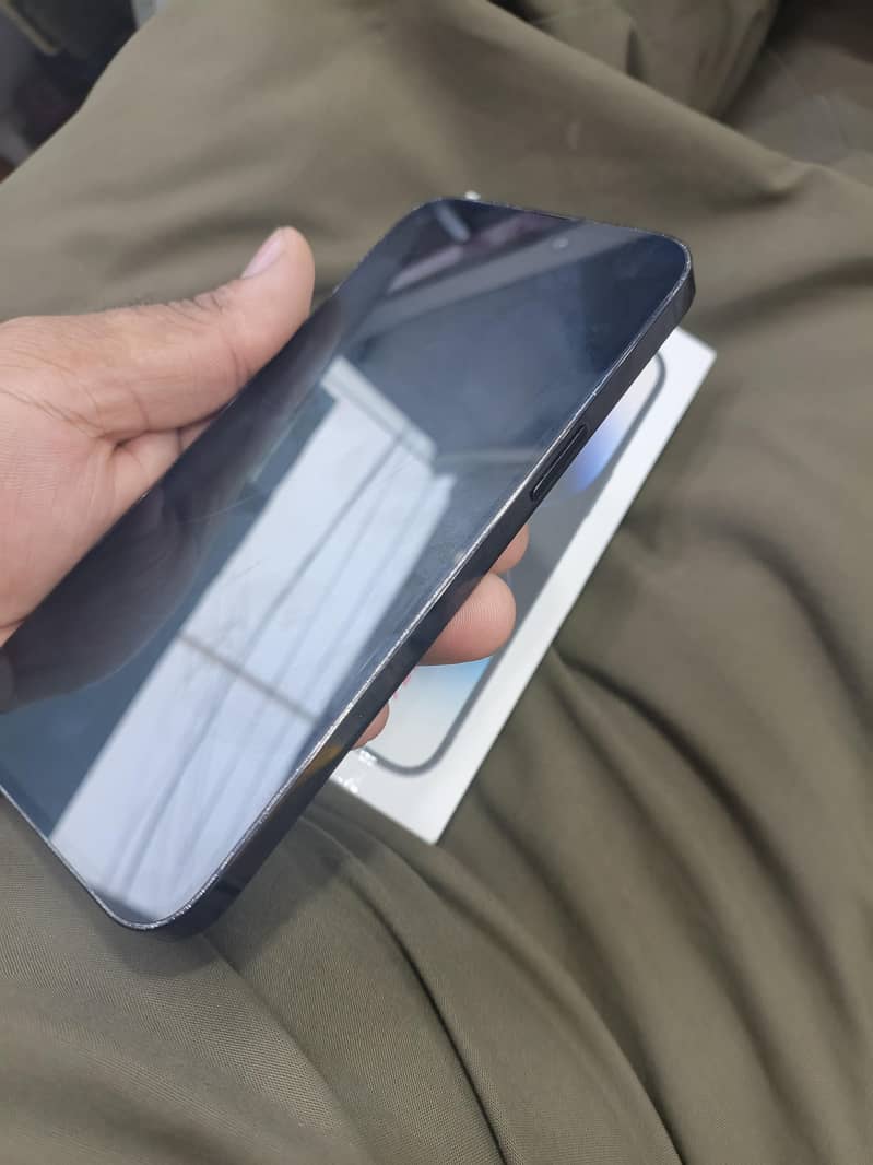 Apple iPhone 14 Pro Max 4