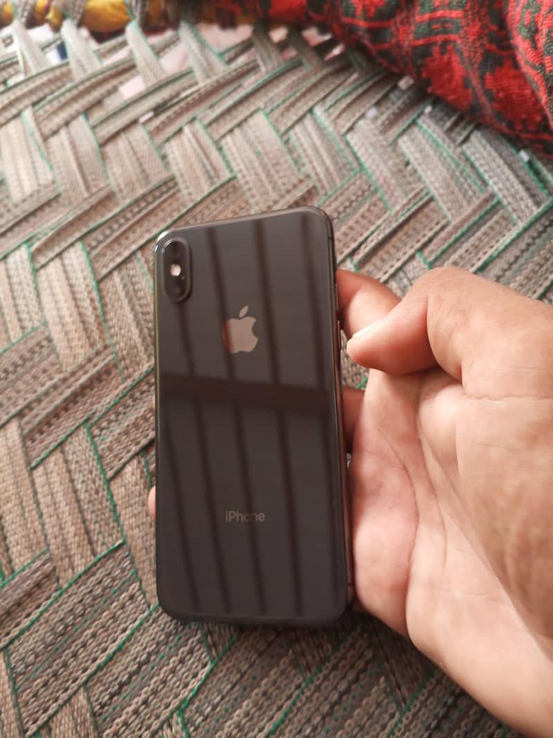 Apple iPhone X 4