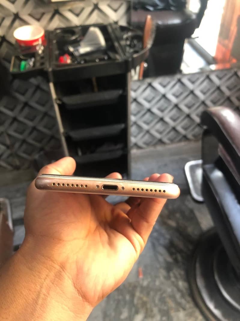 Apple iPhone 8 Plus 2
