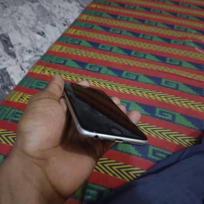 Apple iPhone 6S 64 GB pta