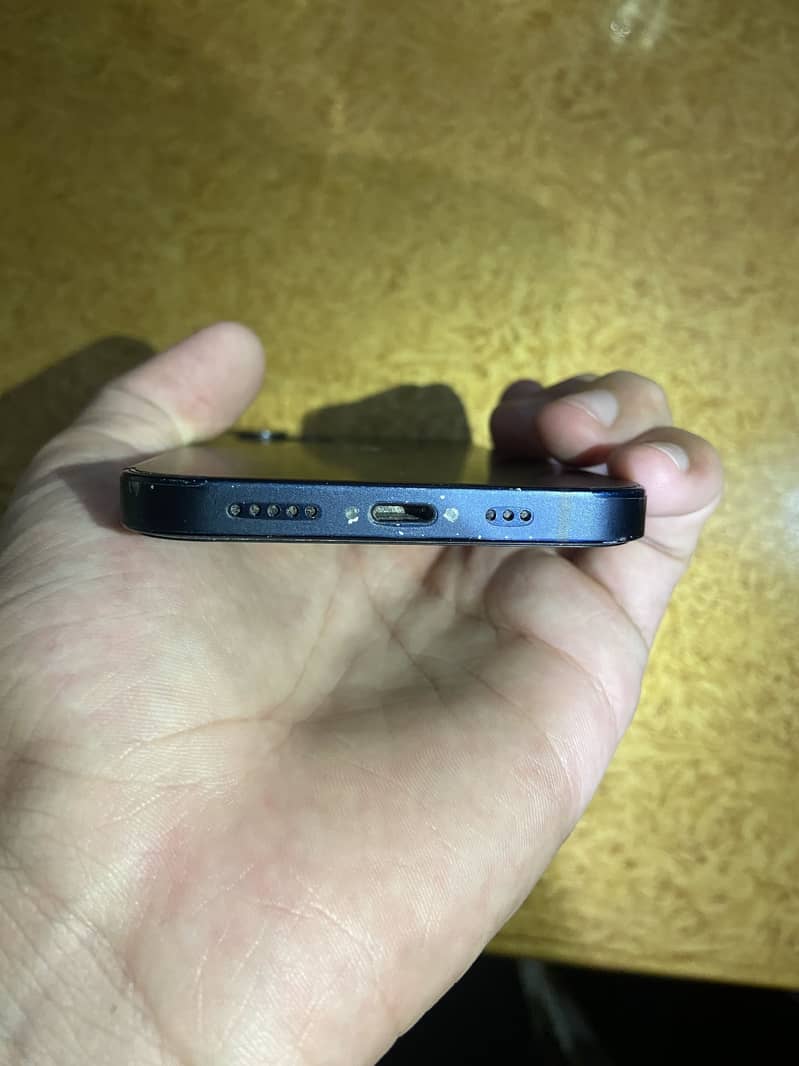Apple iPhone 12 2