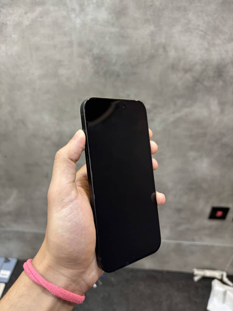 Apple iPhone 15 plus 11