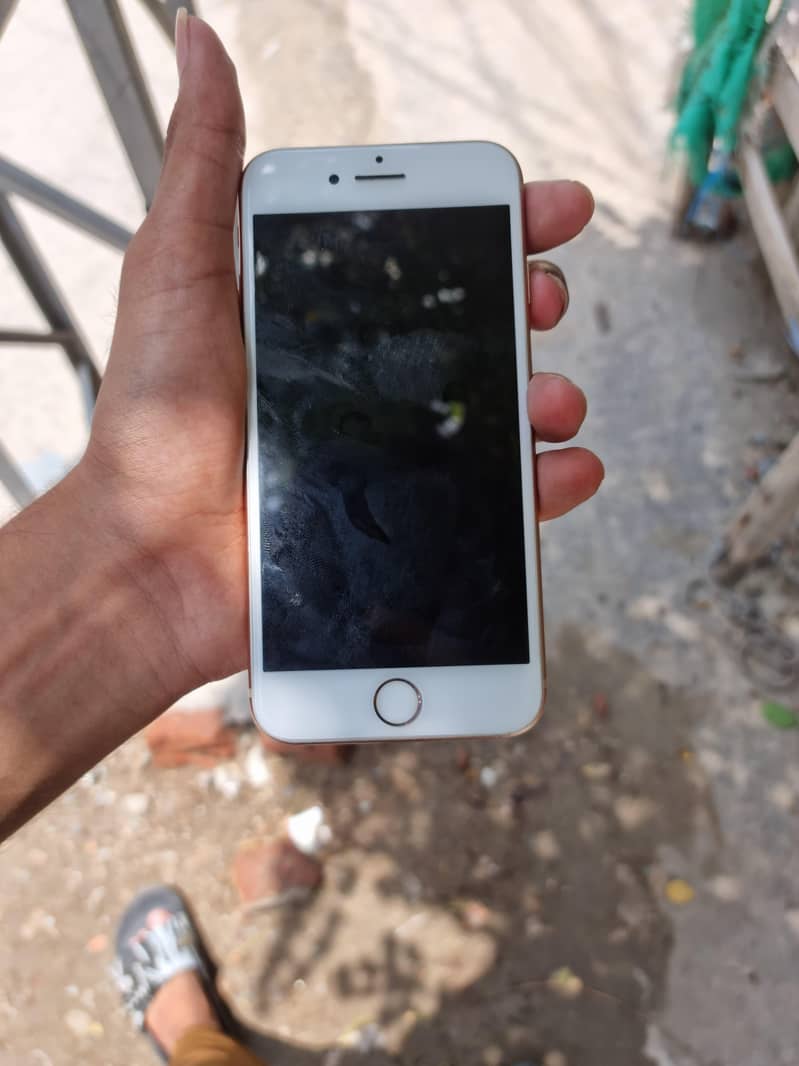 Apple iPhone 8 1