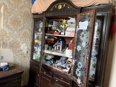 Chenoti crockery cabinet