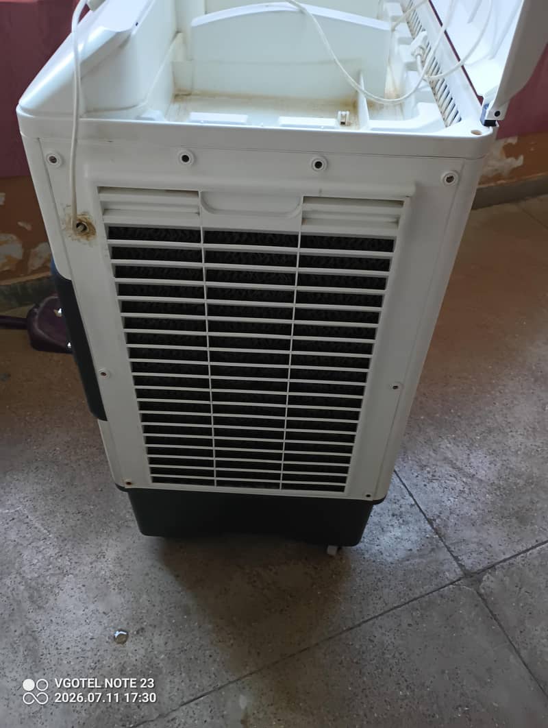 Model ECM 5000 Plus 3
