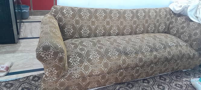 3 seater sofa urgent sale