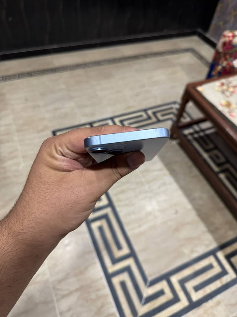 Apple iPhone 14 3