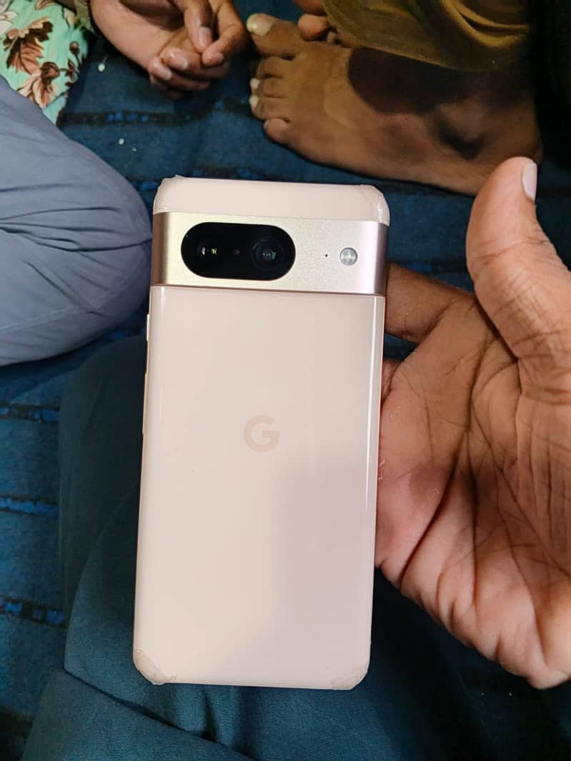 Google pixel 8 4