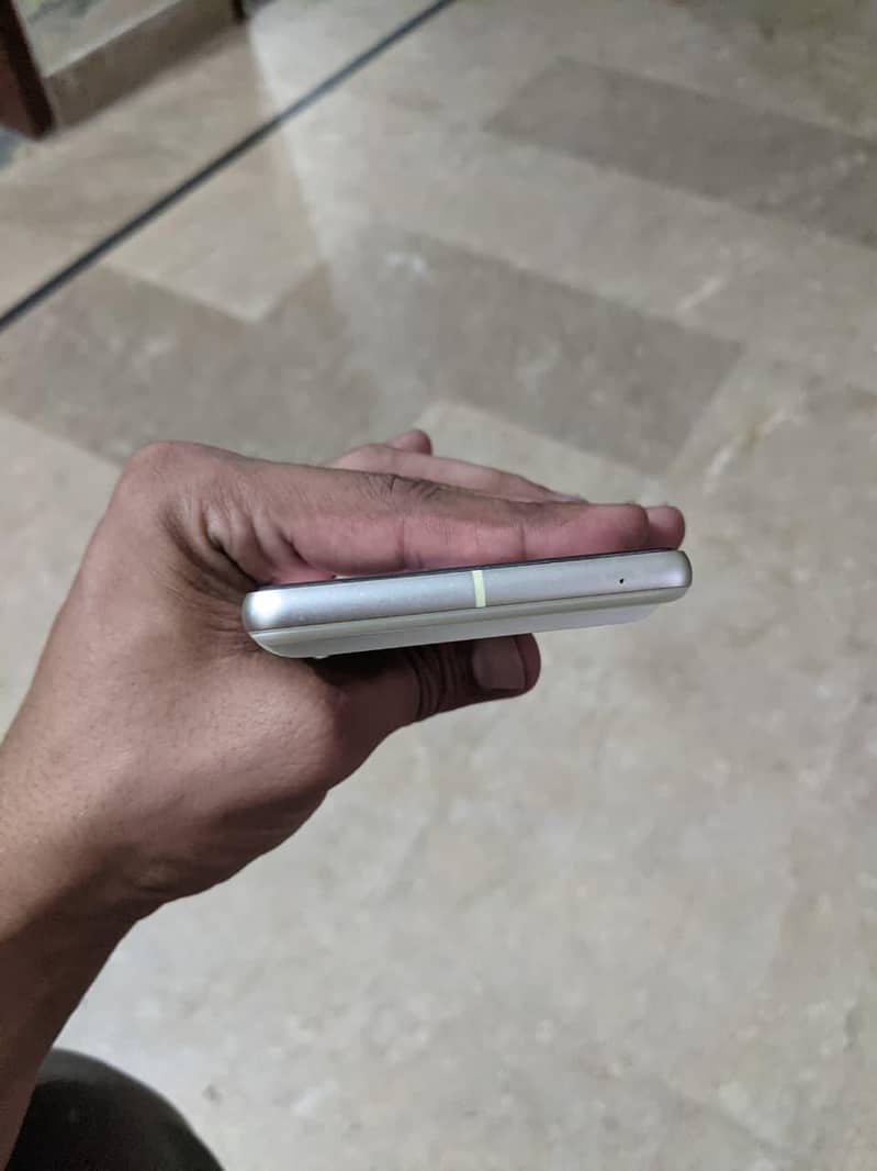 Google Pixel 7 4