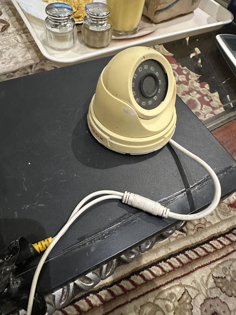 DVR + 8 camera 11