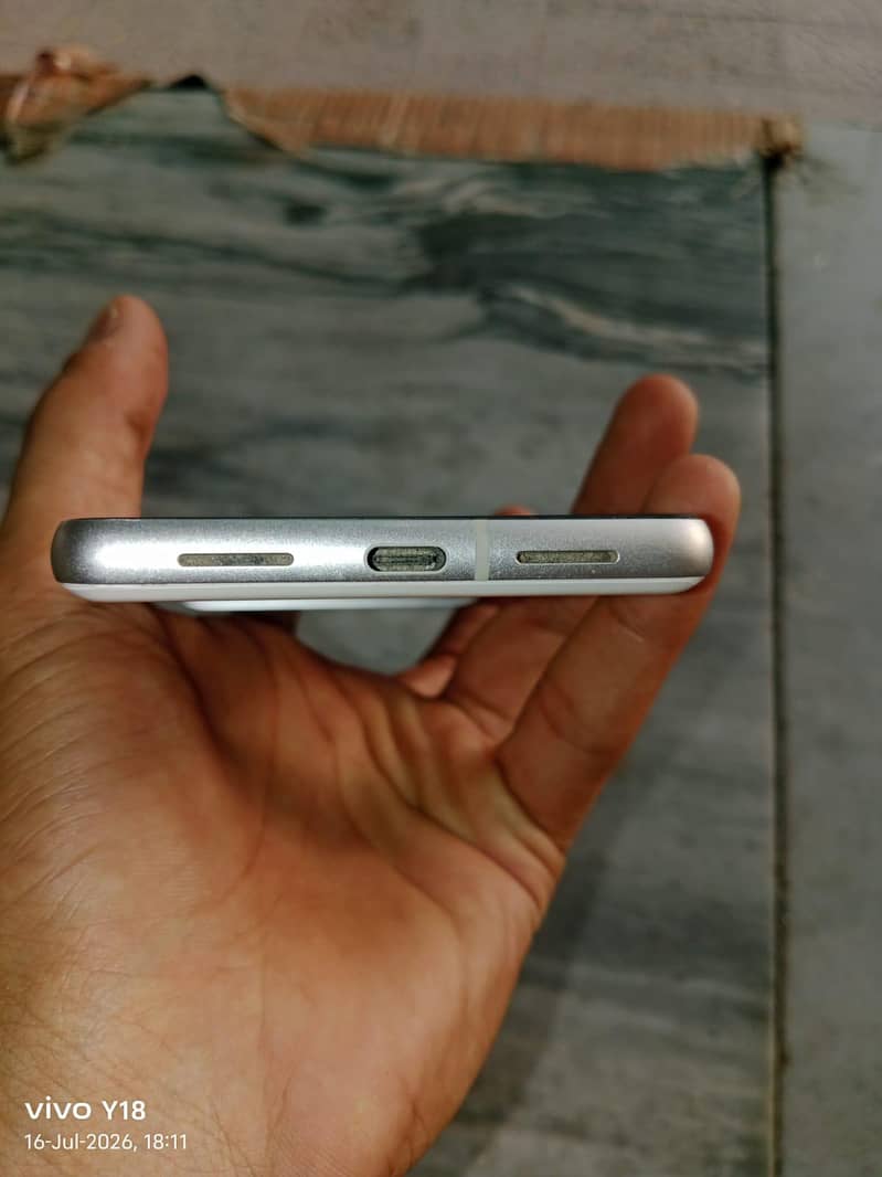 Google Pixel 7 4