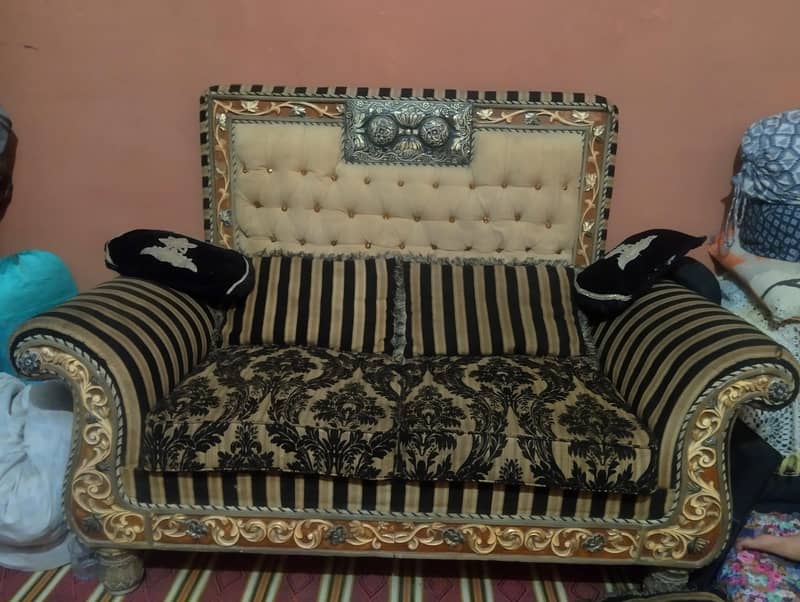 7 seater sofas condition 10by9 3