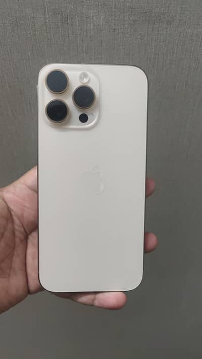 Apple iPhone 16 Pro Max