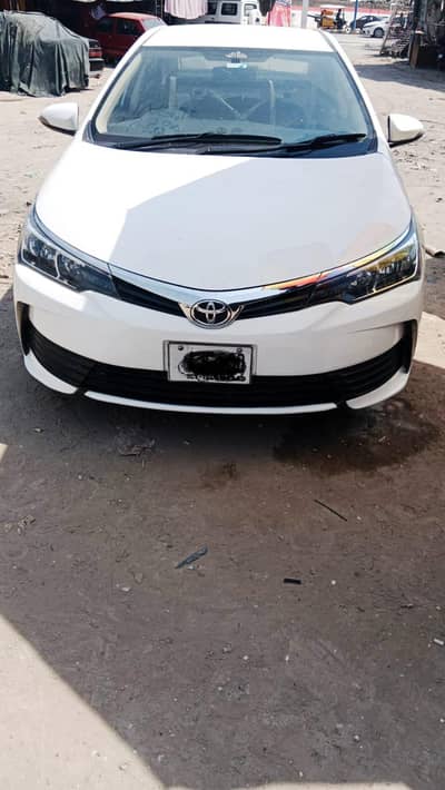 Toyota Corolla GLI 2018 special edition super white in mint condition