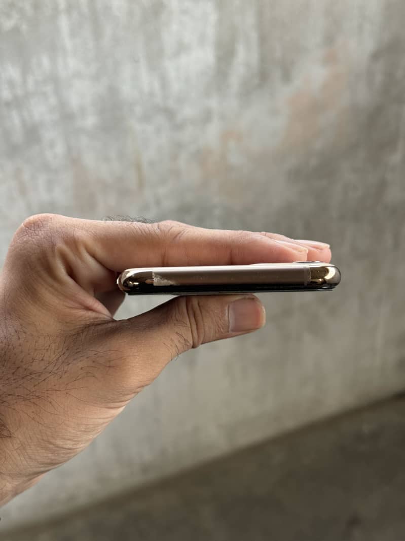 Apple iPhone 11 Pro Max 3
