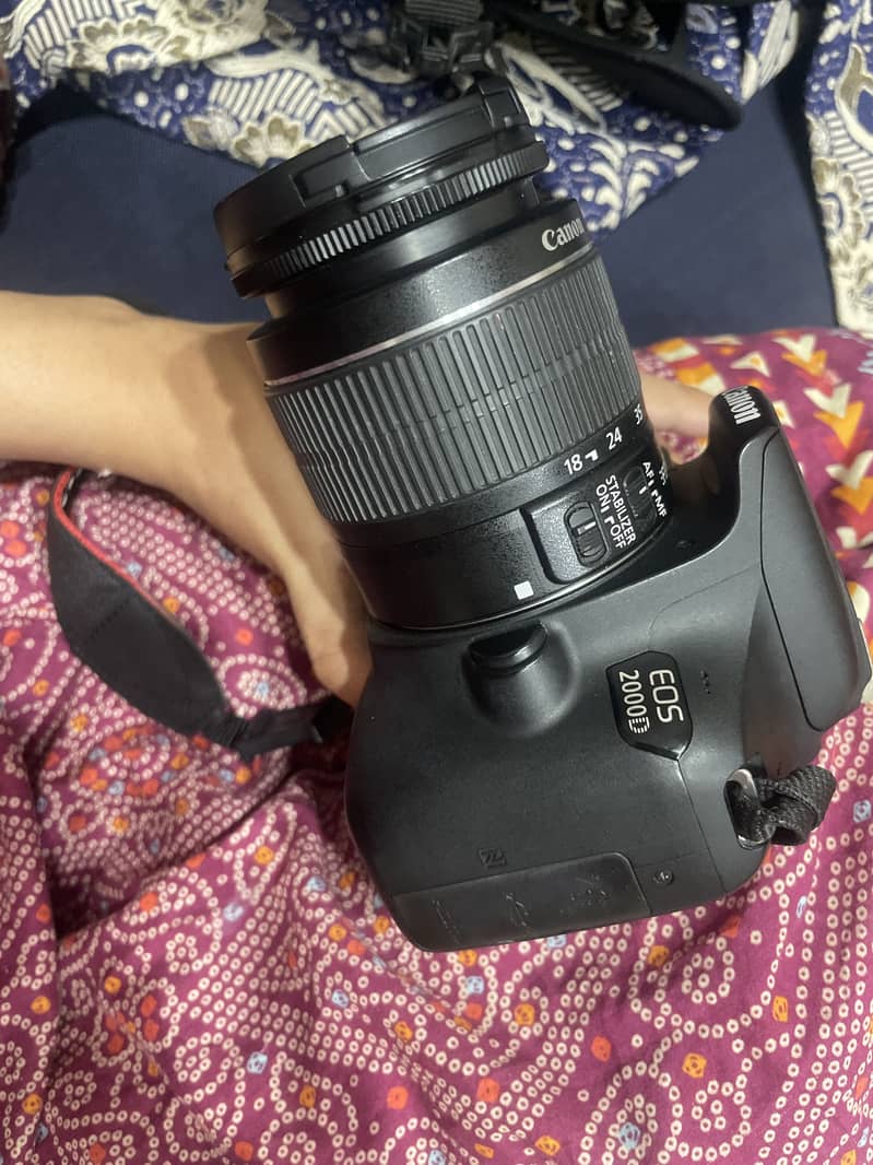 CANON EOS 2000D 2